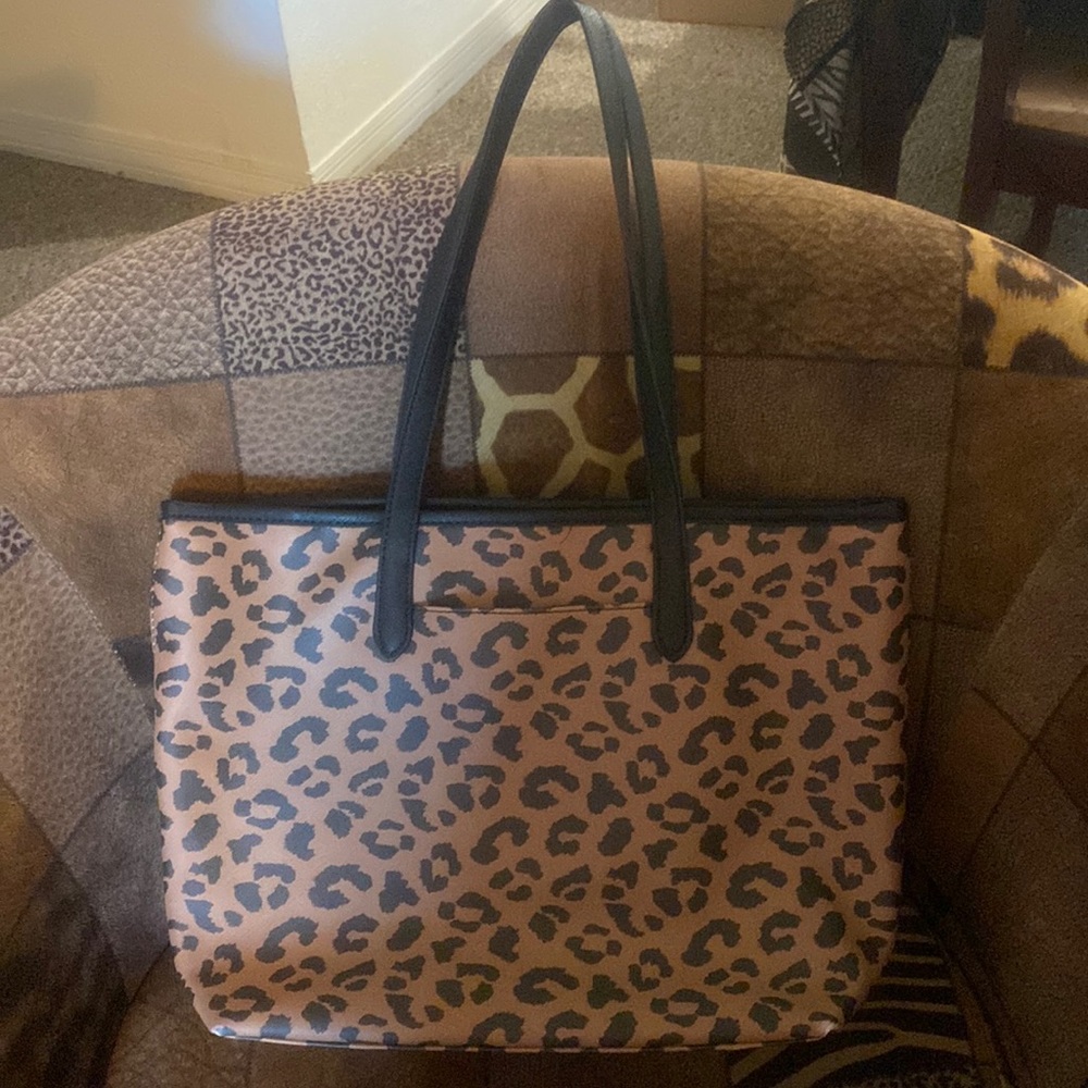 Women’s Leopard Print Shoulder Bag